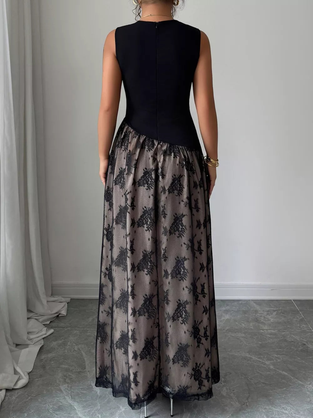 Robe Longue en Dentelle Sans Manches à Encolure Carrée